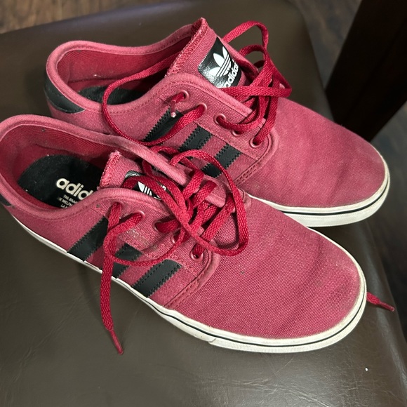 Adidas shoes  size 5 (big boy ) - Picture 5 of 5